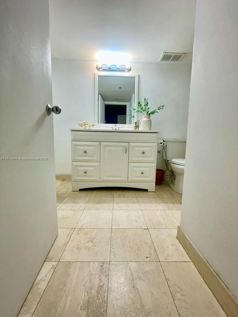 3600 Mystic Pointe Dr 1010, Aventura, Florida 33180, 2 Bedrooms Bedrooms, ,2 BathroomsBathrooms,Residential,For Sale,3600 Mystic Pointe Dr 1010,A11510644