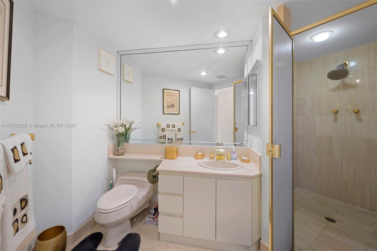 4000 Island Blvd, Aventura, FL, 33160 United States, 3 Bedrooms Bedrooms, ,3 BathroomsBathrooms,Residential,For Sale,Island Blvd,A11512206