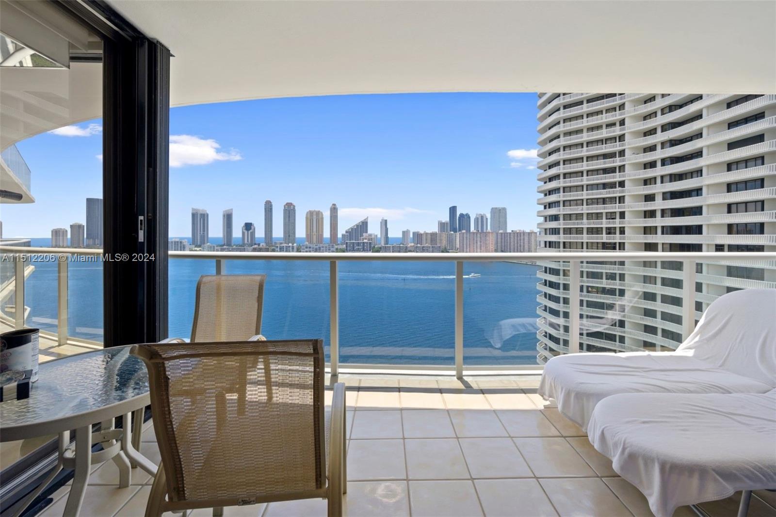 4000 Island Blvd, Aventura, FL, 33160 United States, 3 Bedrooms Bedrooms, ,3 BathroomsBathrooms,Residential,For Sale,Island Blvd,A11512206