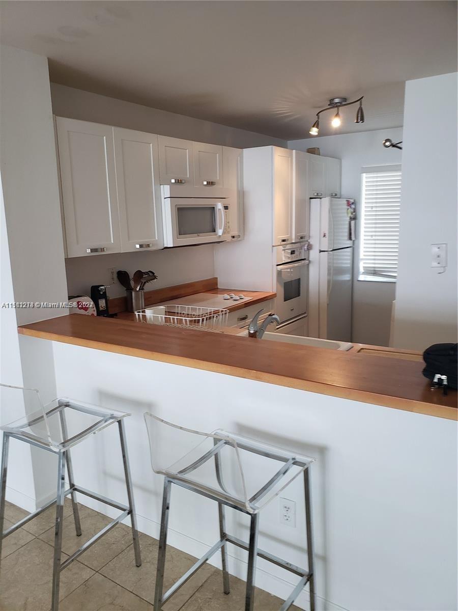 1401 Bay Rd 403, Miami Beach, Florida 33139, 2 Bedrooms Bedrooms, ,2 BathroomsBathrooms,Residential,For Sale,1401 Bay Rd 403,A11512278