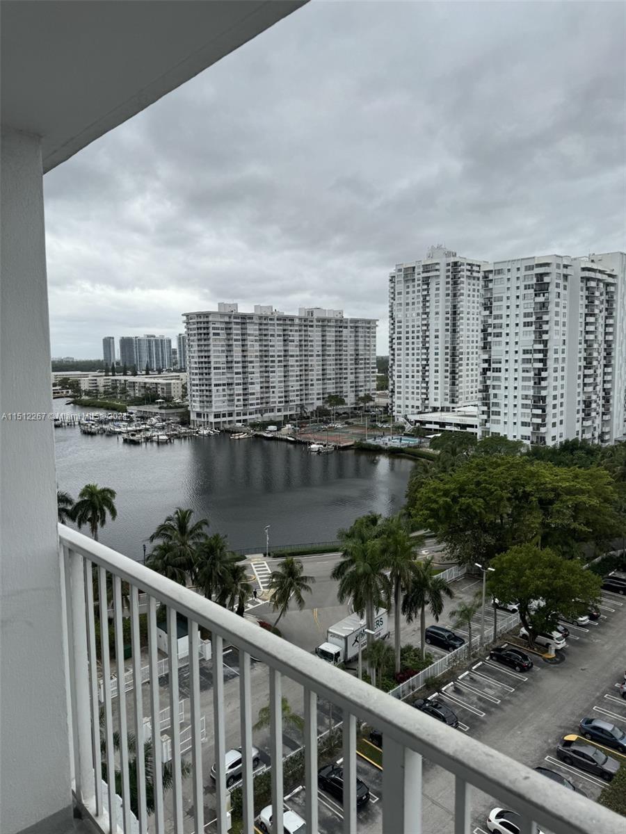 2801 183rd St, Aventura, FL, 33160 United States, 1 Bedroom Bedrooms, ,2 BathroomsBathrooms,Residential,For Sale,183rd St,A11512267