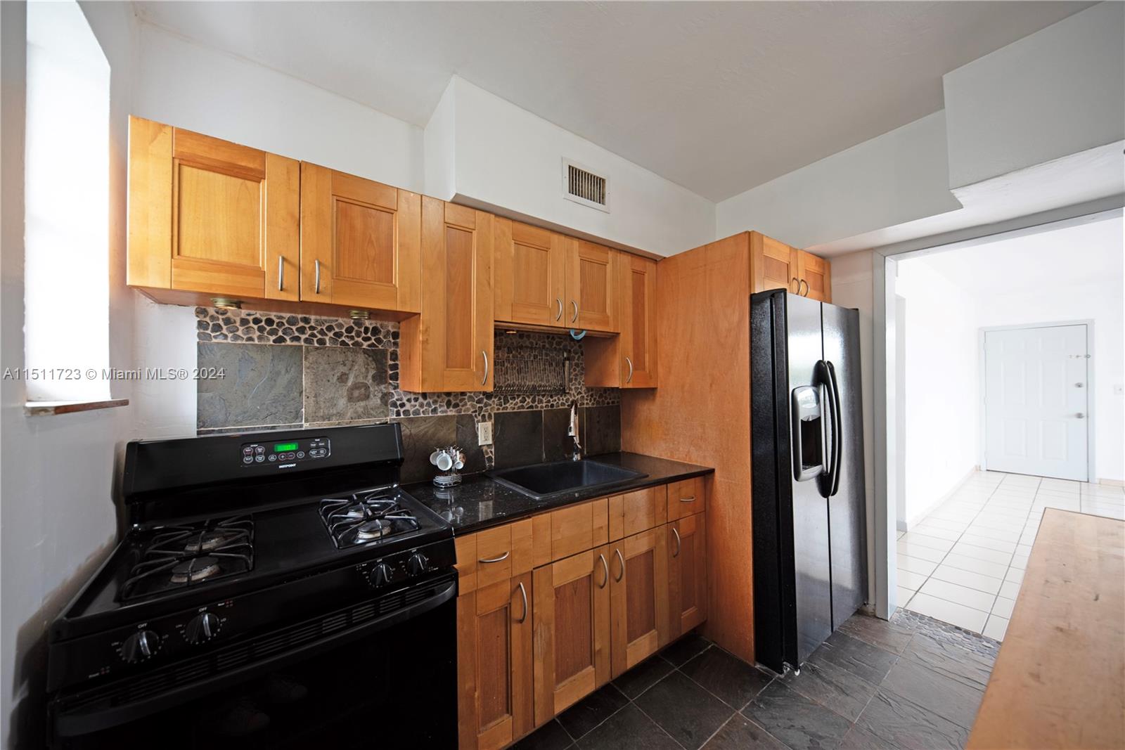 1255 Marseille Dr 25, Miami Beach, Florida 33141, 3 Bedrooms Bedrooms, ,2 BathroomsBathrooms,Residential,For Sale,1255 Marseille Dr 25,A11511723