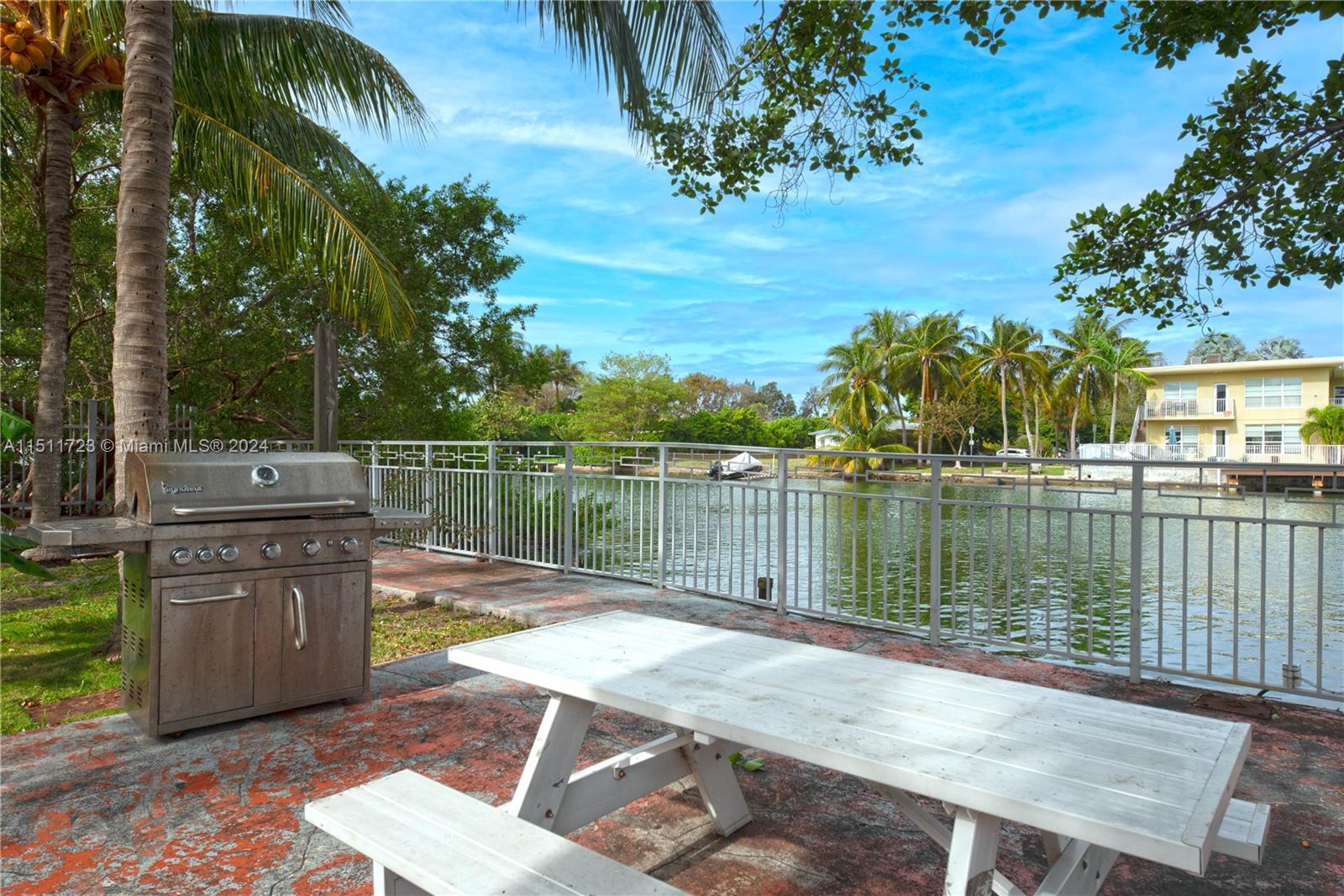 1255 Marseille Dr 25, Miami Beach, Florida 33141, 3 Bedrooms Bedrooms, ,2 BathroomsBathrooms,Residential,For Sale,1255 Marseille Dr 25,A11511723