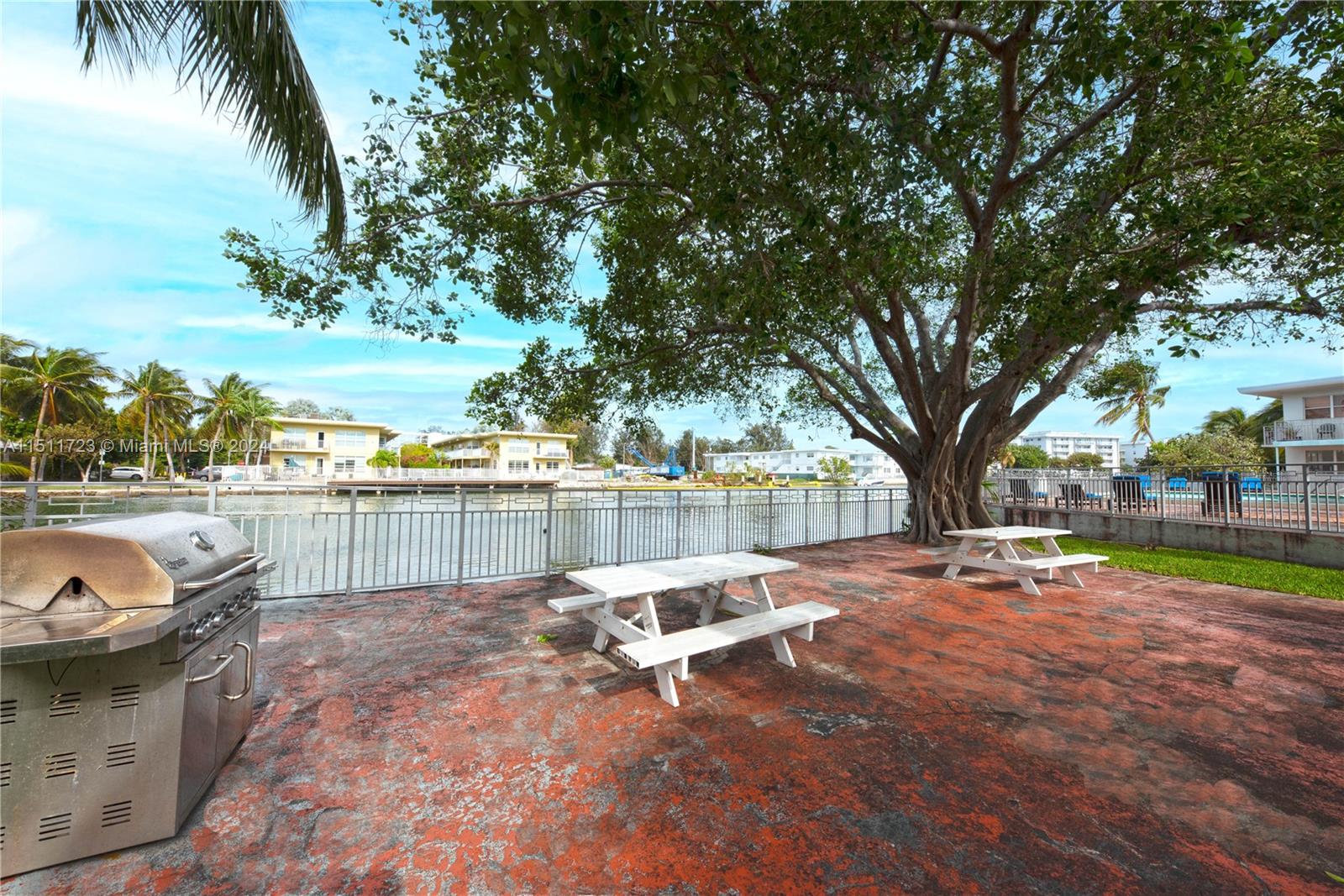 1255 Marseille Dr 25, Miami Beach, Florida 33141, 3 Bedrooms Bedrooms, ,2 BathroomsBathrooms,Residential,For Sale,1255 Marseille Dr 25,A11511723