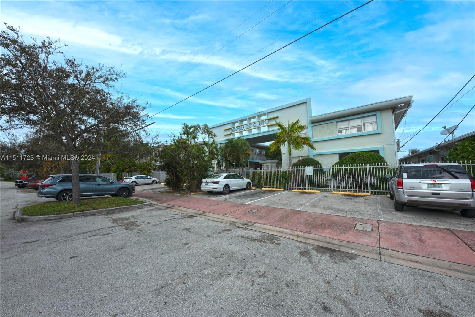 1255 Marseille Dr 25, Miami Beach, Florida 33141, 3 Bedrooms Bedrooms, ,2 BathroomsBathrooms,Residential,For Sale,1255 Marseille Dr 25,A11511723