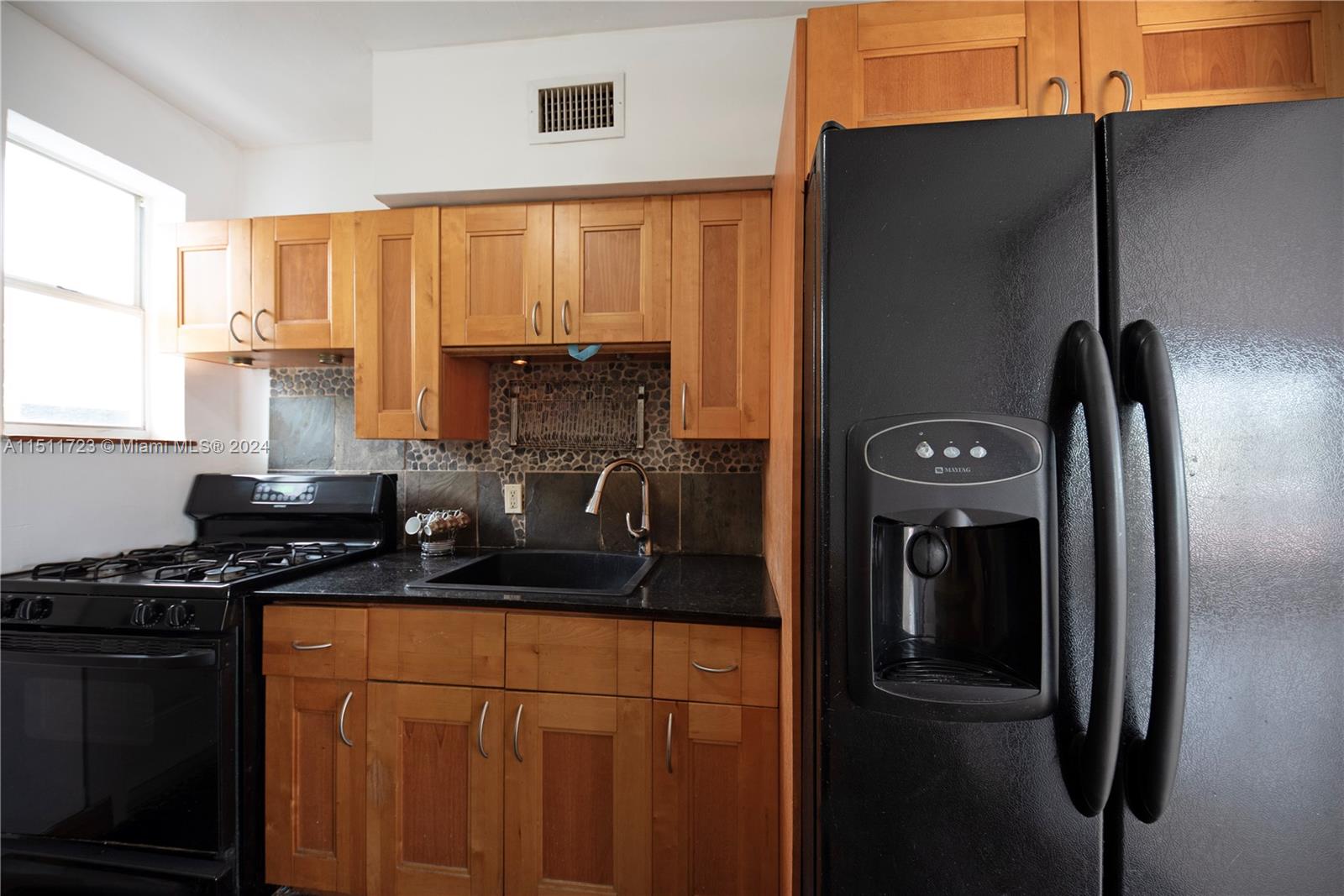 1255 Marseille Dr 25, Miami Beach, Florida 33141, 3 Bedrooms Bedrooms, ,2 BathroomsBathrooms,Residential,For Sale,1255 Marseille Dr 25,A11511723