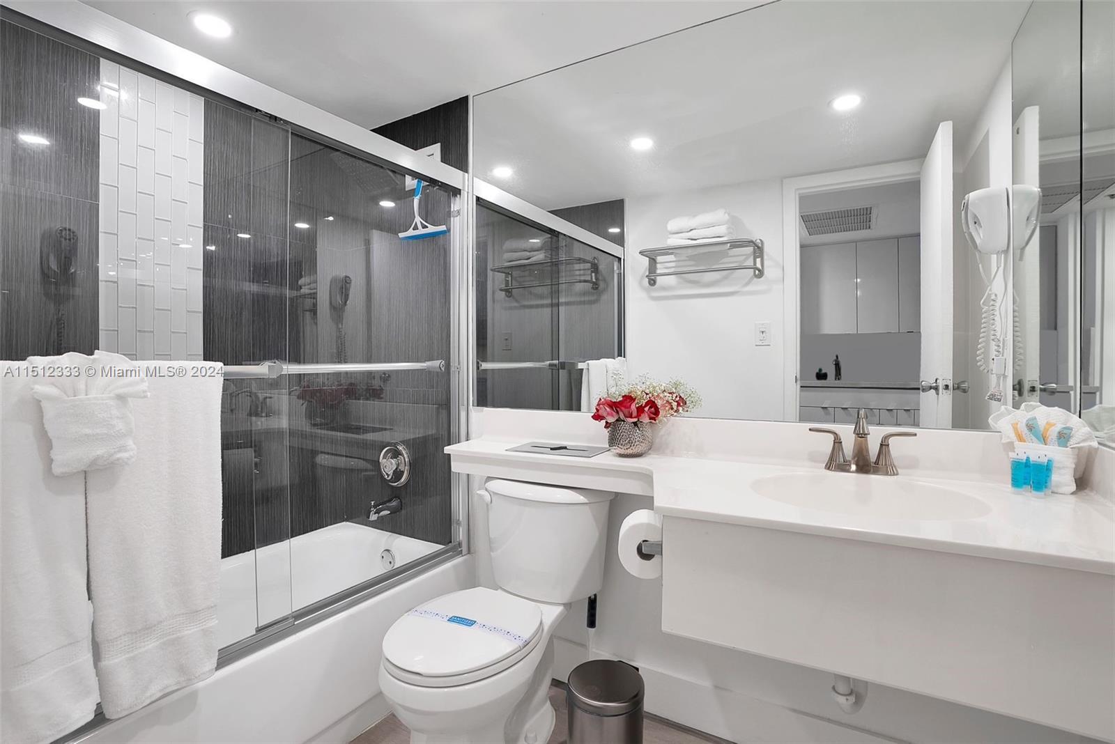 19201 Collins Ave, Sunny Isles Beach, FL, 33160 United States, ,1 BathroomBathrooms,Residential,For Sale,Collins Ave,A11512333