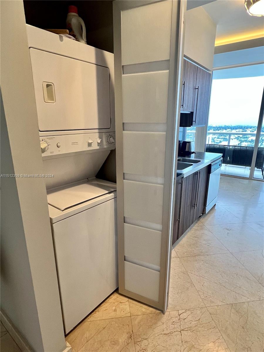 6365 Collins Ave 4309, Miami Beach, Florida 33141, 2 Bedrooms Bedrooms, ,2 BathroomsBathrooms,Residentiallease,For Rent,6365 Collins Ave 4309,A11512359