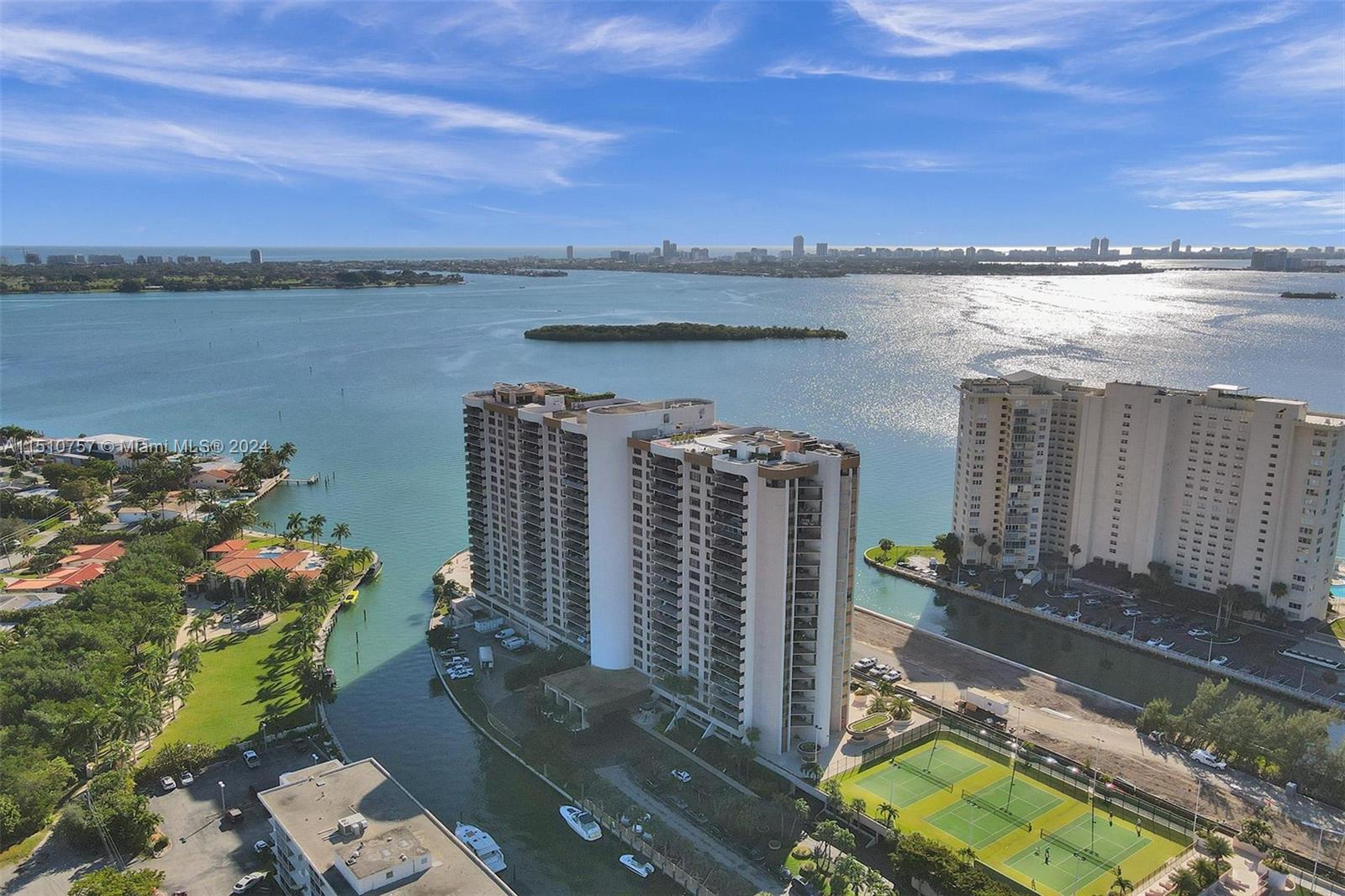 1800 NE 114th St PH07, Miami, Florida 33181, 1 Bedroom Bedrooms, ,2 BathroomsBathrooms,Residential,For Sale,1800 NE 114th St PH07,A11510757