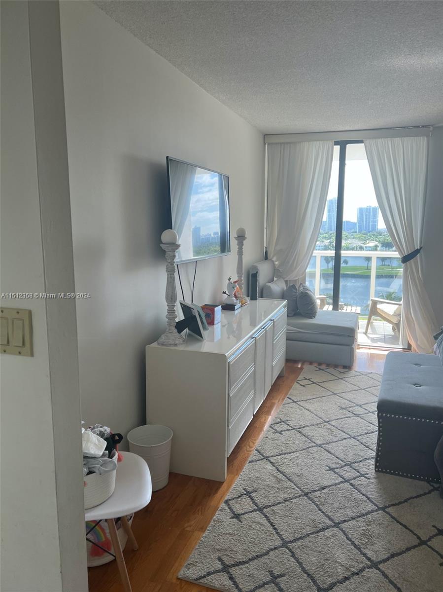 3625 Country Club Dr, Aventura, FL, 33180 United States, 2 Bedrooms Bedrooms, ,2 BathroomsBathrooms,Residential,For Sale,Country Club Dr,A11512358