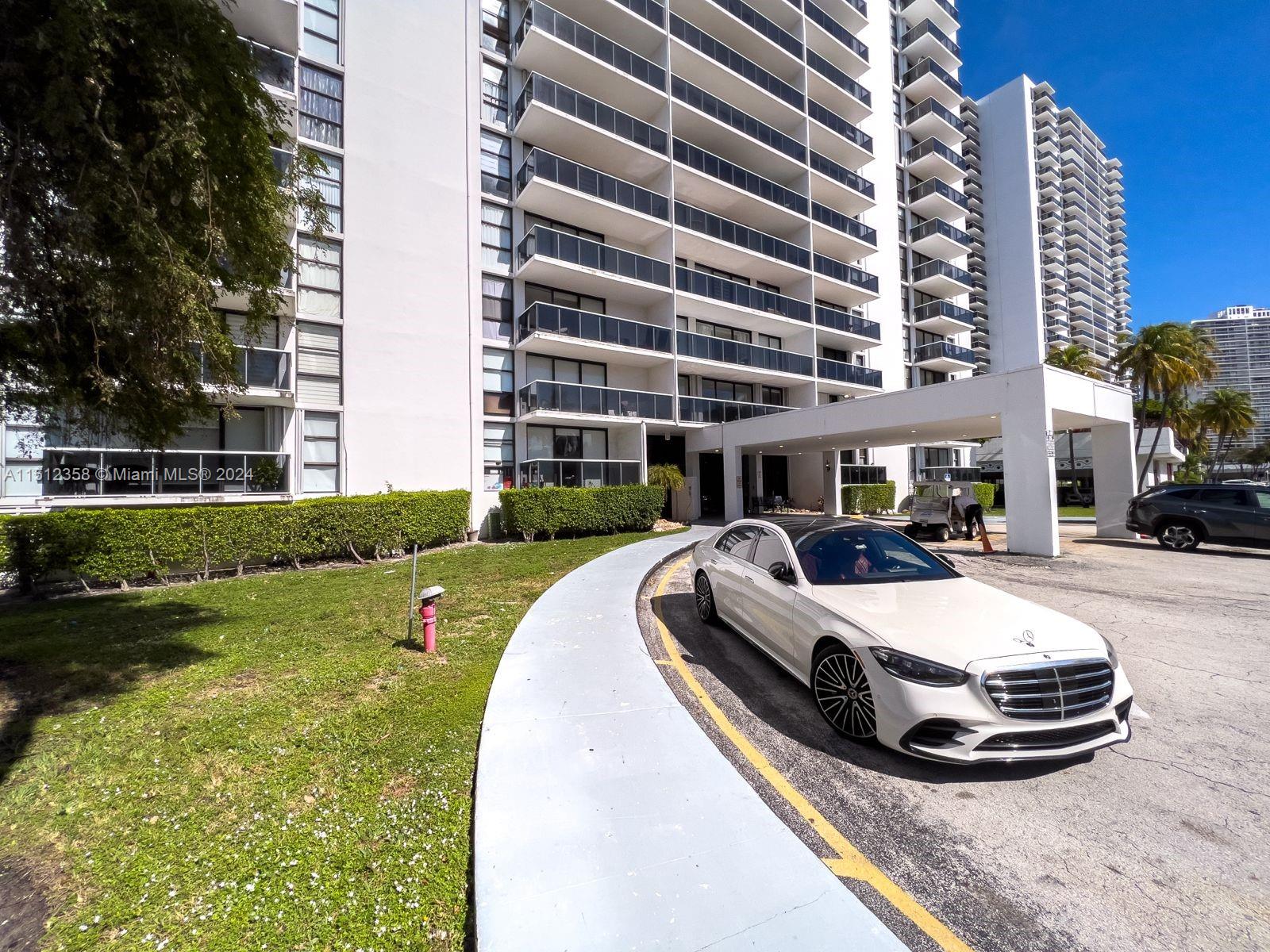 3625 Country Club Dr, Aventura, FL, 33180 United States, 2 Bedrooms Bedrooms, ,2 BathroomsBathrooms,Residential,For Sale,Country Club Dr,A11512358