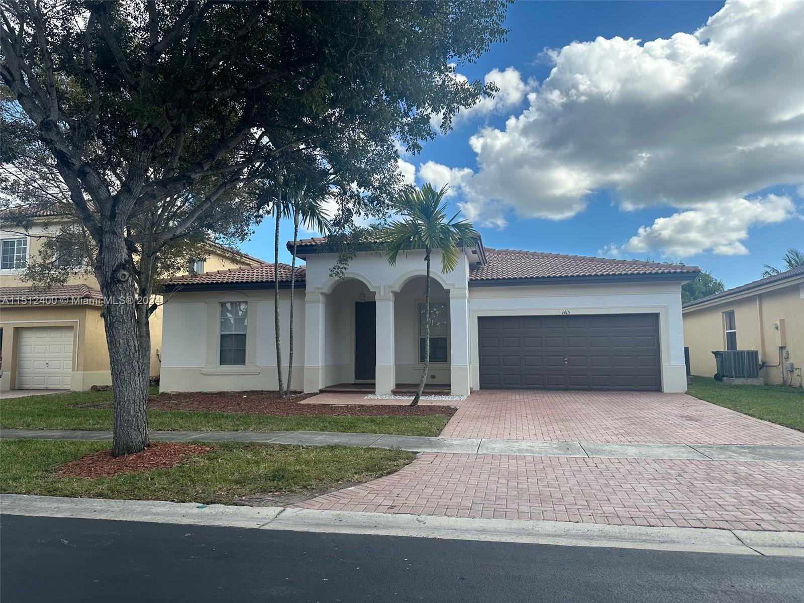 1415 NE 40th Rd  For Sale A11512400, FL