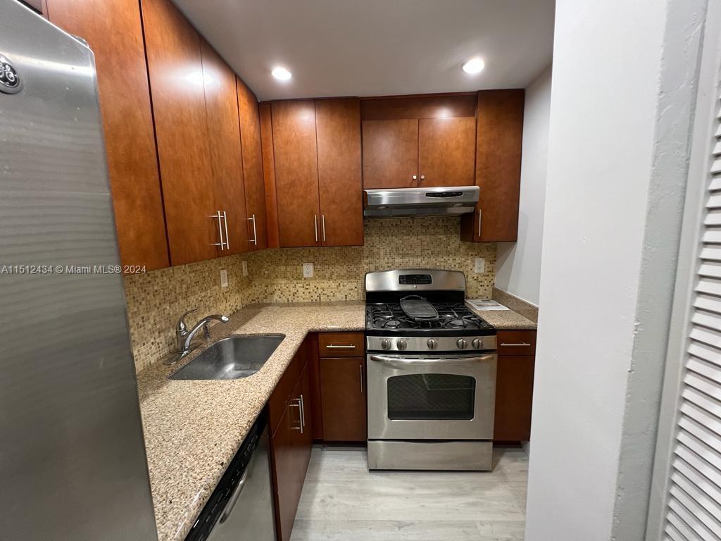 1205 Mariposa Ave 207, Coral Gables, Florida 33146, 2 Bedrooms Bedrooms, ,2 BathroomsBathrooms,Residential,For Sale,1205 Mariposa Ave 207,A11512434