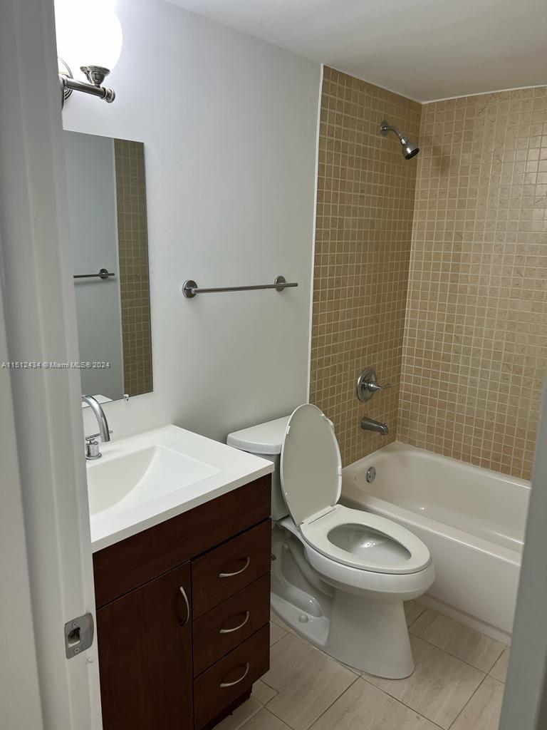 1205 Mariposa Ave 207, Coral Gables, Florida 33146, 2 Bedrooms Bedrooms, ,2 BathroomsBathrooms,Residential,For Sale,1205 Mariposa Ave 207,A11512434