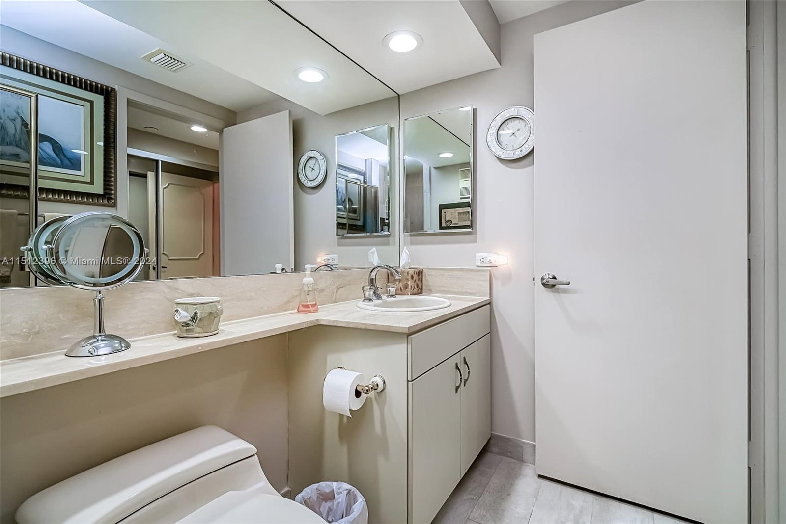 2800 Island Blvd, Aventura, FL, 33160 United States, 2 Bedrooms Bedrooms, ,3 BathroomsBathrooms,Residential,For Sale,Island Blvd,A11512396