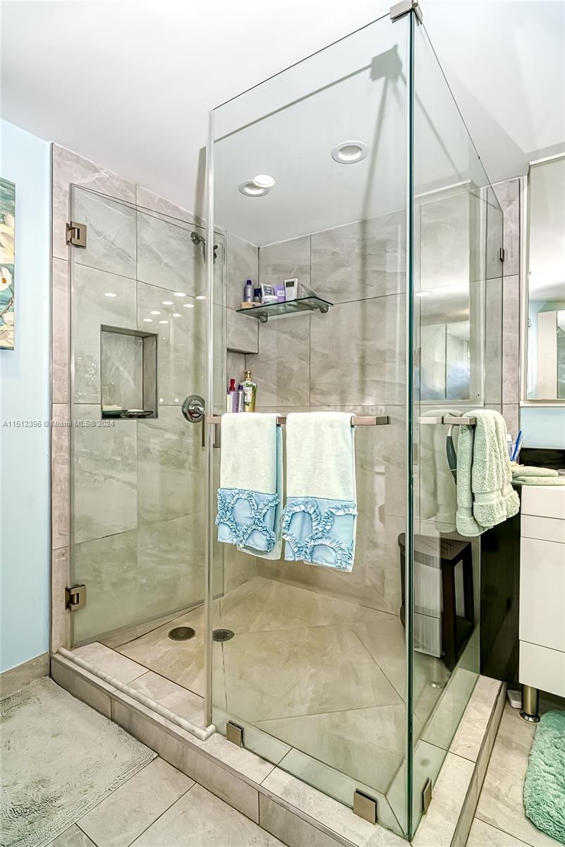 2800 Island Blvd, Aventura, FL, 33160 United States, 2 Bedrooms Bedrooms, ,3 BathroomsBathrooms,Residential,For Sale,Island Blvd,A11512396