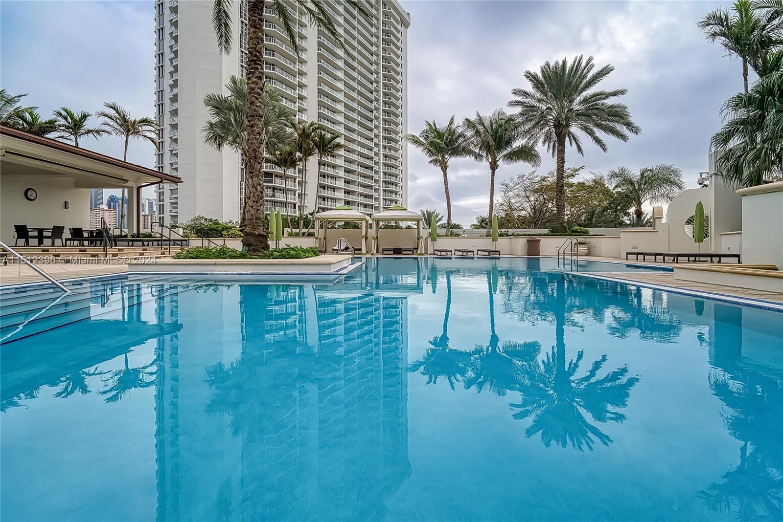 2800 Island Blvd, Aventura, FL, 33160 United States, 2 Bedrooms Bedrooms, ,3 BathroomsBathrooms,Residential,For Sale,Island Blvd,A11512396