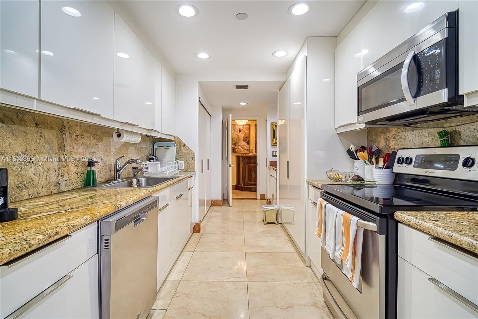 2800 Island Blvd, Aventura, FL, 33160 United States, 2 Bedrooms Bedrooms, ,3 BathroomsBathrooms,Residential,For Sale,Island Blvd,A11512396