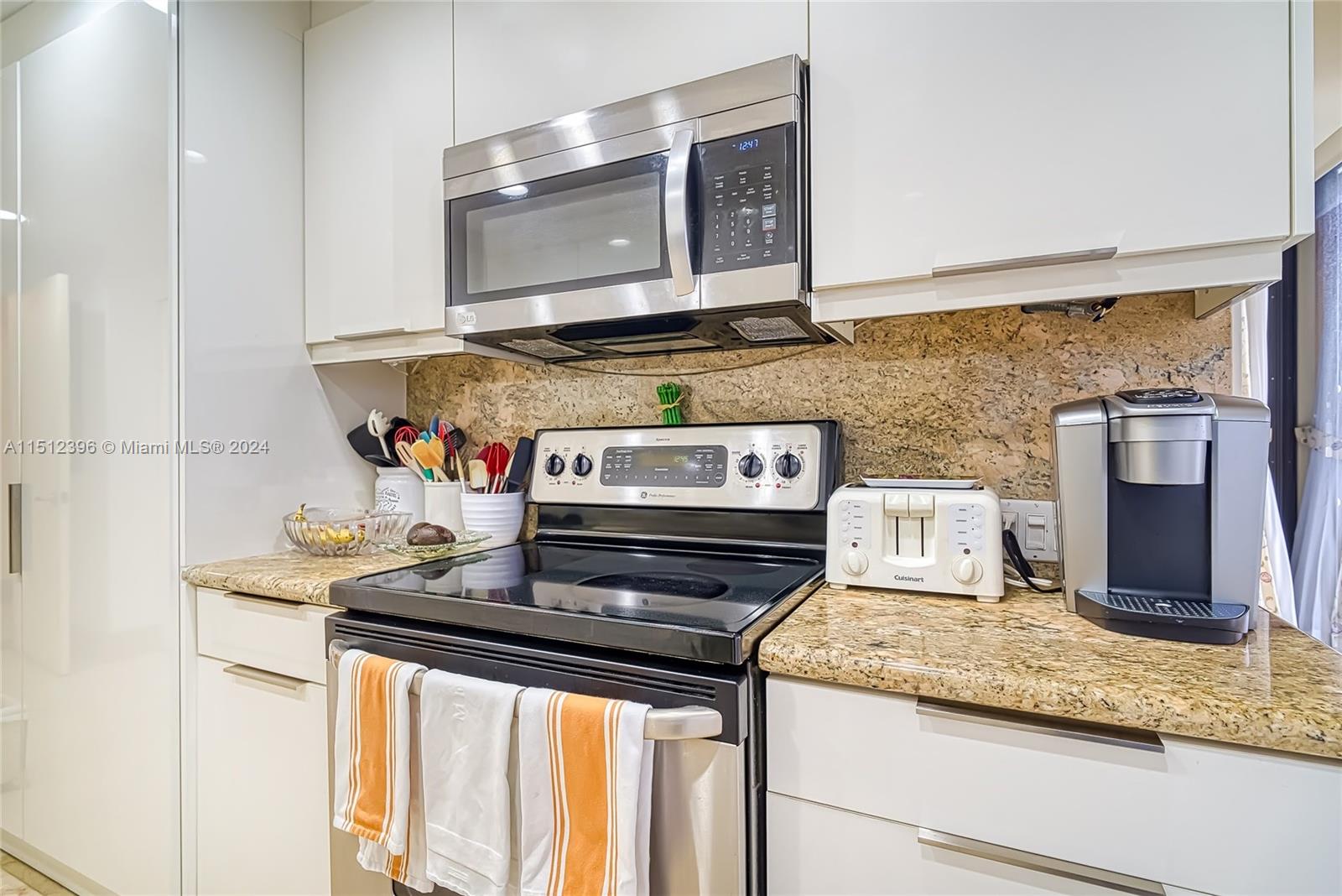 2800 Island Blvd, Aventura, FL, 33160 United States, 2 Bedrooms Bedrooms, ,3 BathroomsBathrooms,Residential,For Sale,Island Blvd,A11512396