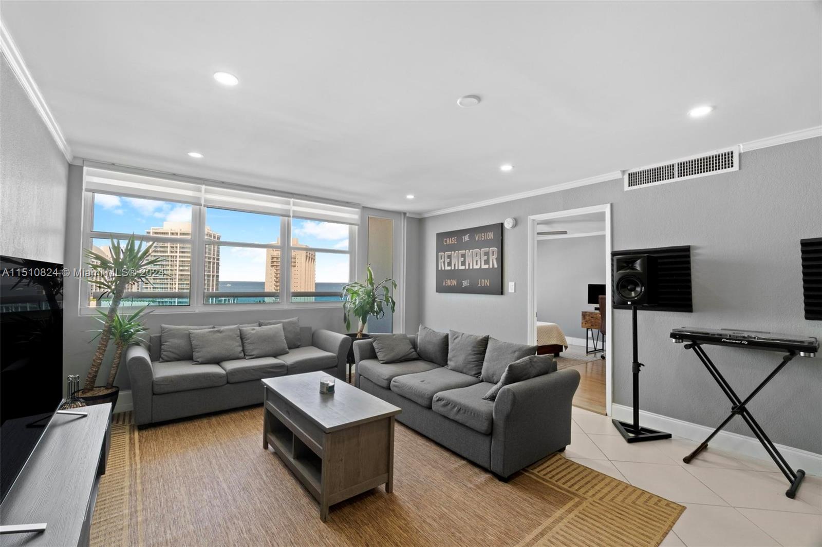 6770 Indian Creek Dr 14C, Miami Beach, Florida 33141, 1 Bedroom Bedrooms, ,1 BathroomBathrooms,Residential,For Sale,6770 Indian Creek Dr 14C,A11510824