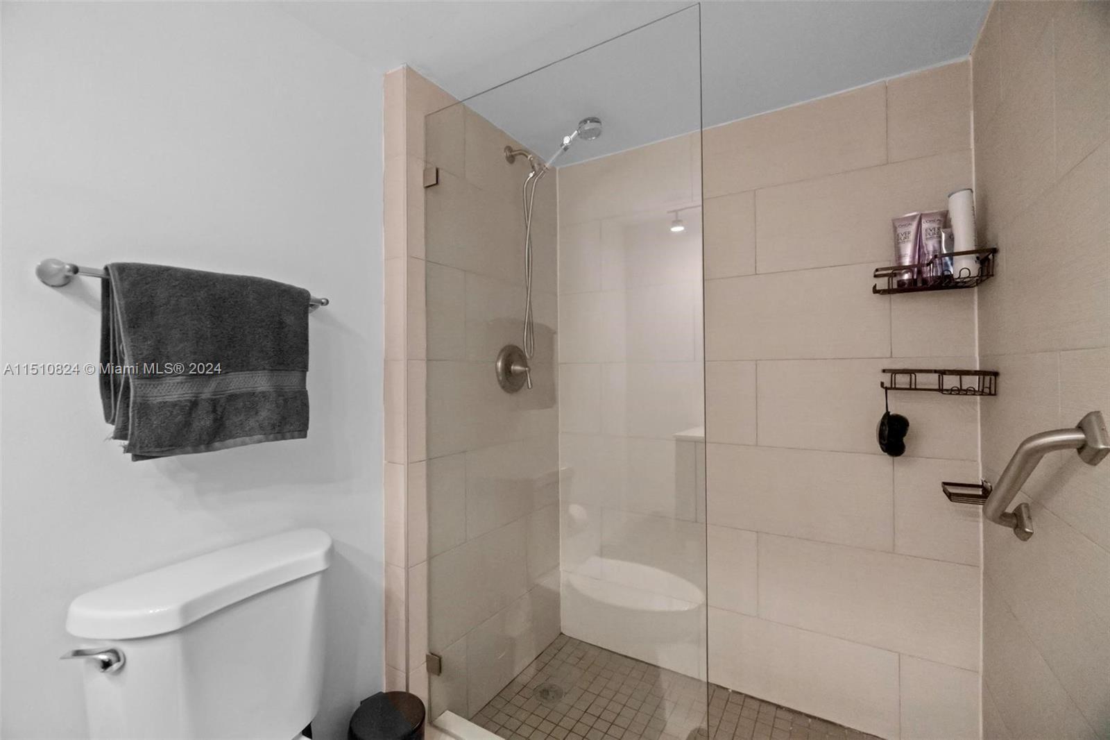 6770 Indian Creek Dr 14C, Miami Beach, Florida 33141, 1 Bedroom Bedrooms, ,1 BathroomBathrooms,Residential,For Sale,6770 Indian Creek Dr 14C,A11510824