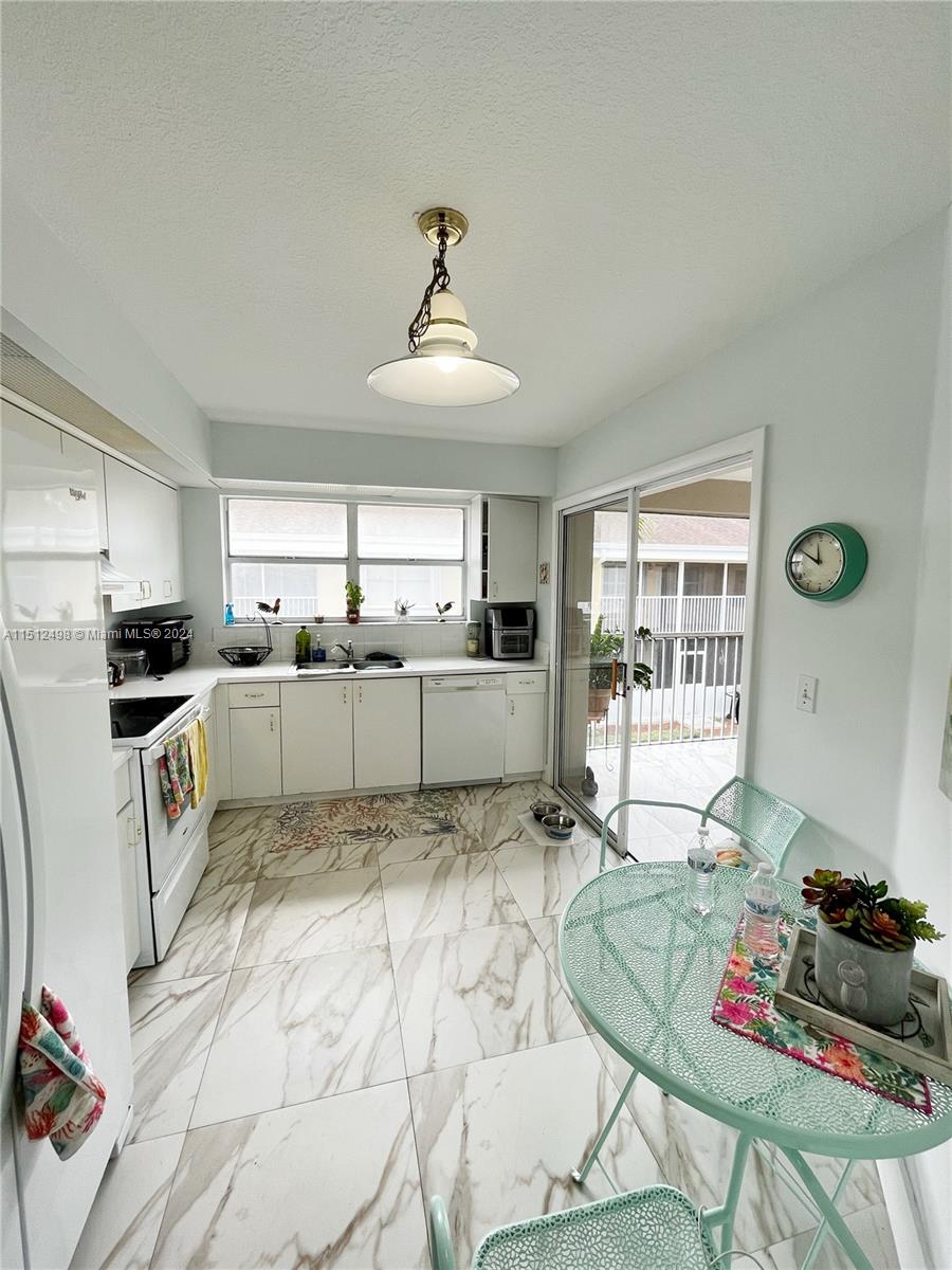 2644 SE 21st Ct 202-D, Homestead, Florida 33035, 3 Bedrooms Bedrooms, ,2 BathroomsBathrooms,Residential,For Sale,2644 SE 21st Ct 202-D,A11512498