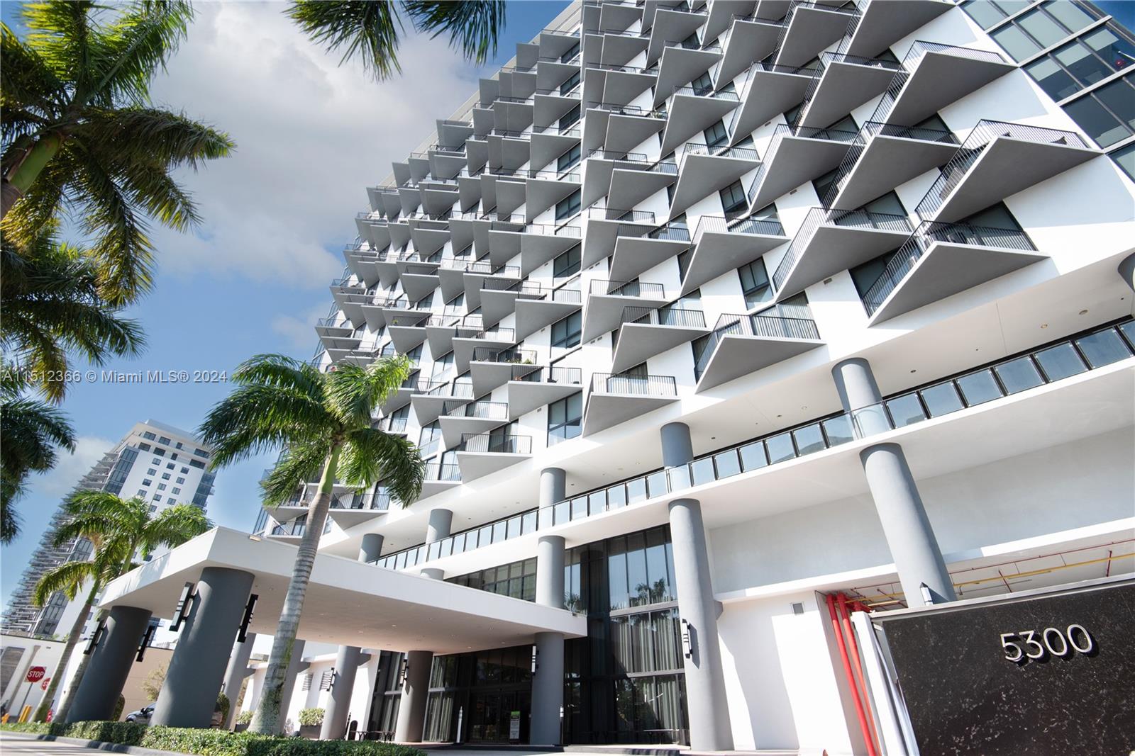 5300 NW 85th Ave 503, Doral, Florida 33166, 2 Bedrooms Bedrooms, ,2 BathroomsBathrooms,Residential,For Sale,5300 NW 85th Ave 503,A11512366