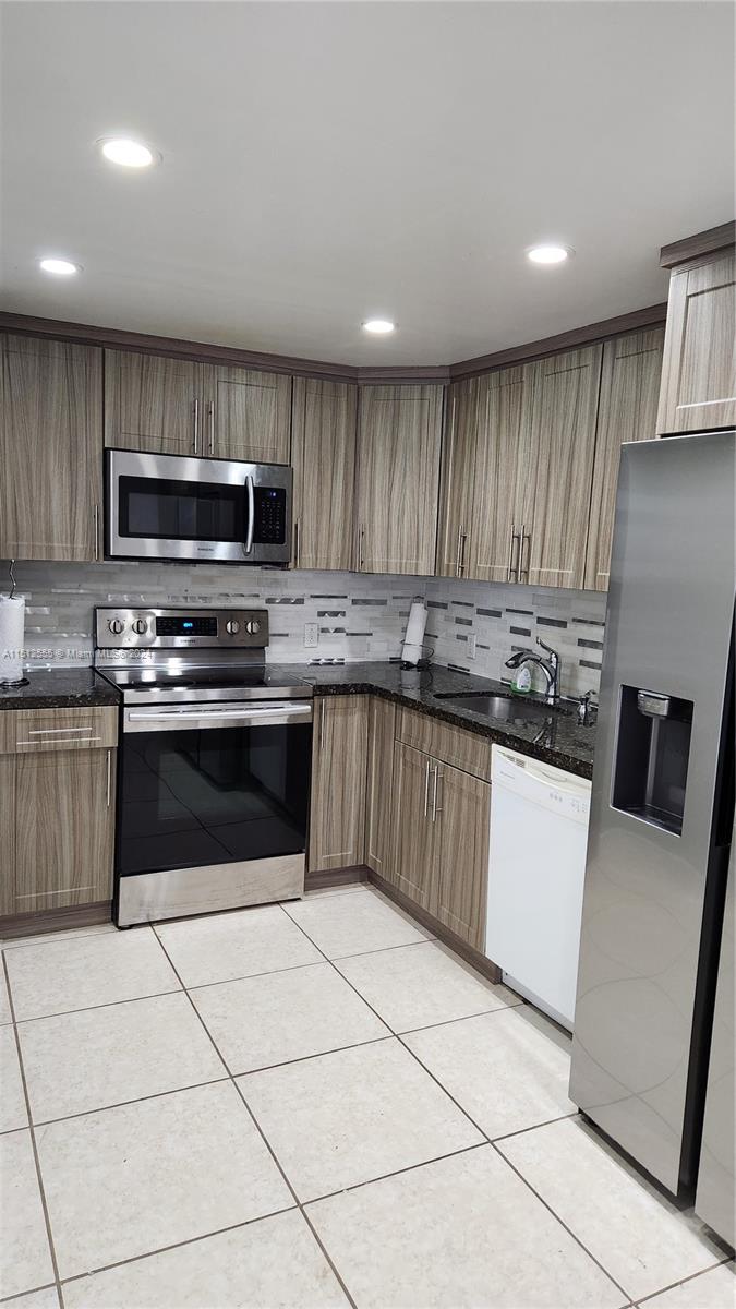 3375 Country Club Dr, Aventura, FL, 33180 United States, 2 Bedrooms Bedrooms, ,2 BathroomsBathrooms,Residential,For Sale,Country Club Dr,A11512555