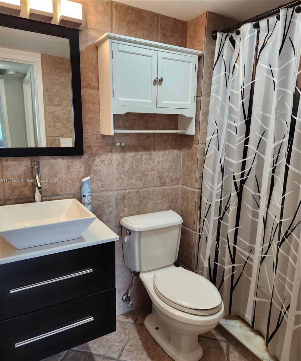 3375 Country Club Dr, Aventura, FL, 33180 United States, 2 Bedrooms Bedrooms, ,2 BathroomsBathrooms,Residential,For Sale,Country Club Dr,A11512555