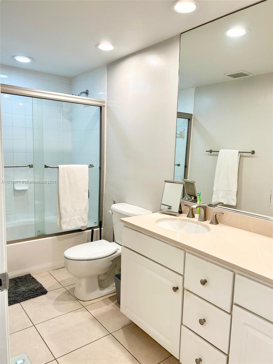 2000 N Bayshore Dr 1401, Miami, Florida 33137, 2 Bedrooms Bedrooms, ,2 BathroomsBathrooms,Residential,For Sale,2000 N Bayshore Dr 1401,A11510071