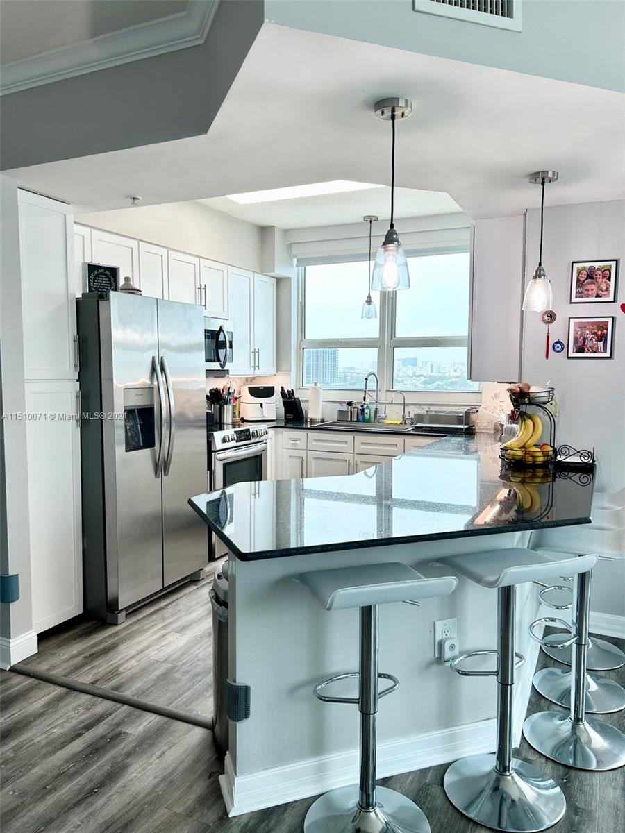 2000 N Bayshore Dr 1401, Miami, Florida 33137, 2 Bedrooms Bedrooms, ,2 BathroomsBathrooms,Residential,For Sale,2000 N Bayshore Dr 1401,A11510071