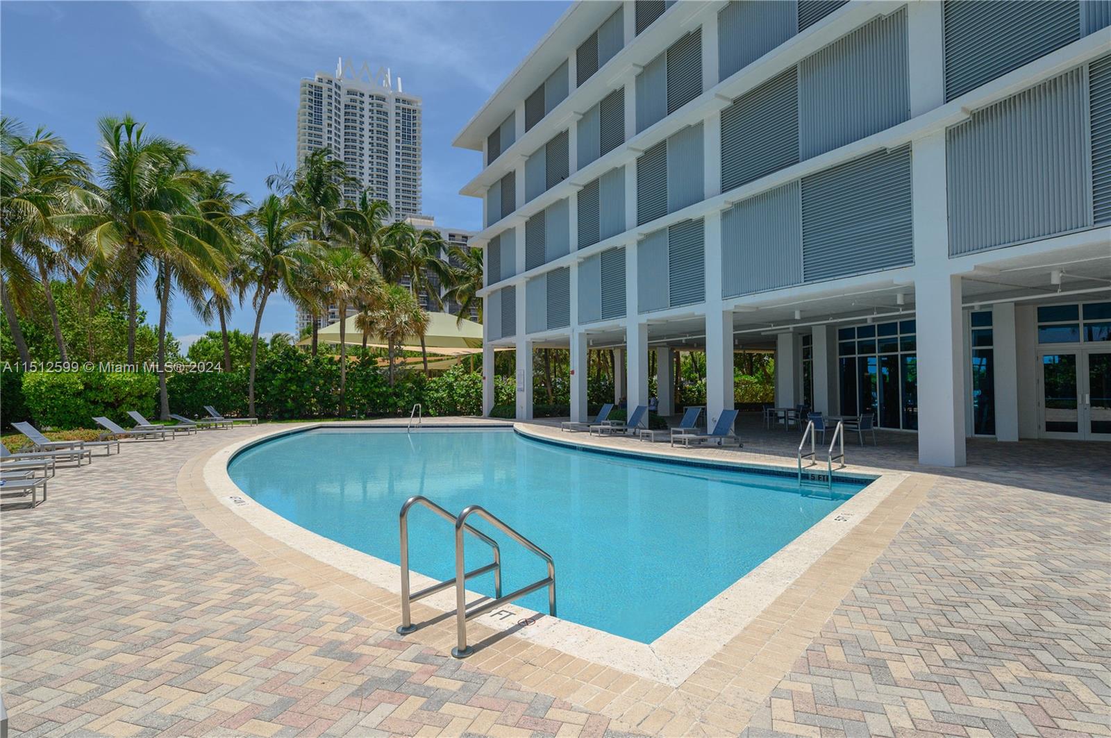 6515 Collins Ave 601, Miami Beach, Florida 33141, 1 Bedroom Bedrooms, ,1 BathroomBathrooms,Residentiallease,For Rent,6515 Collins Ave 601,A11512599