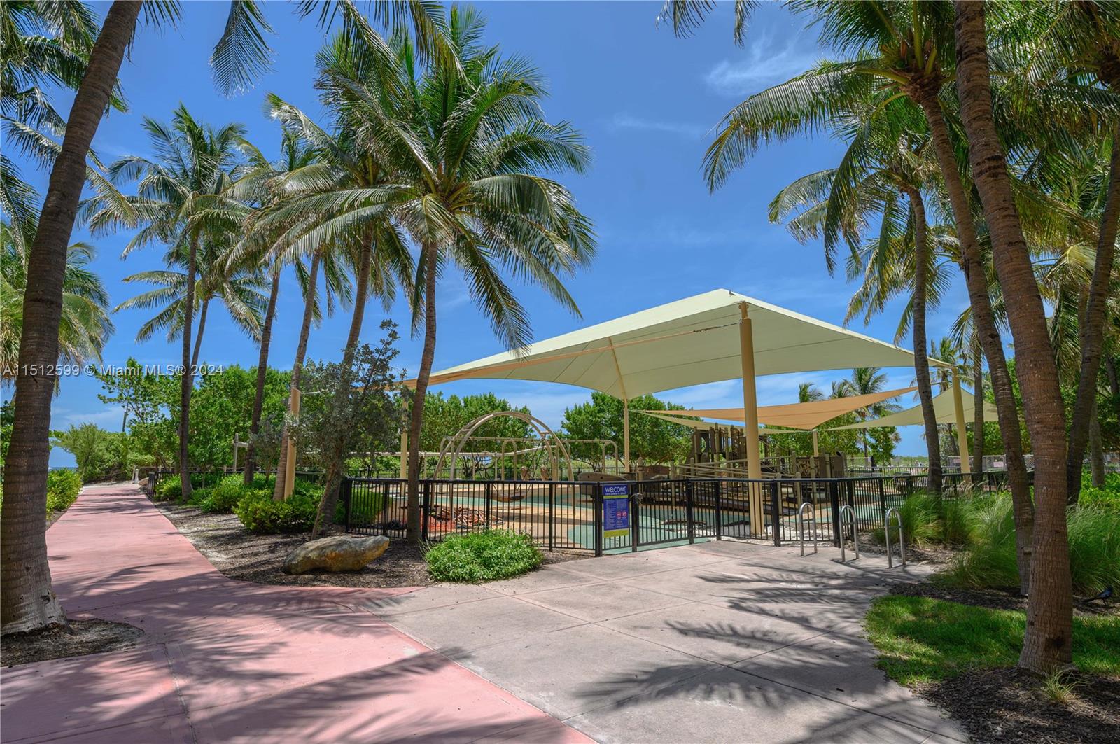 6515 Collins Ave 601, Miami Beach, Florida 33141, 1 Bedroom Bedrooms, ,1 BathroomBathrooms,Residentiallease,For Rent,6515 Collins Ave 601,A11512599