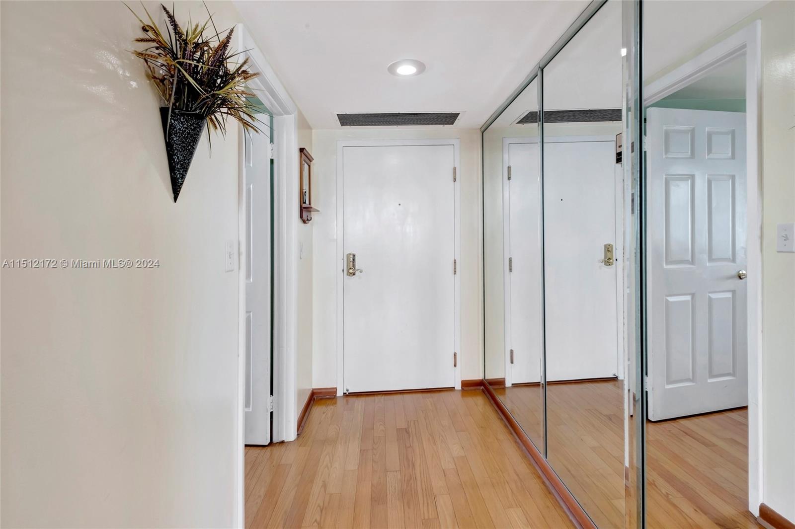 800 Claughton Island Dr 1205, Miami, Florida 33131, 2 Bedrooms Bedrooms, ,2 BathroomsBathrooms,Residentiallease,For Rent,800 Claughton Island Dr 1205,A11512172