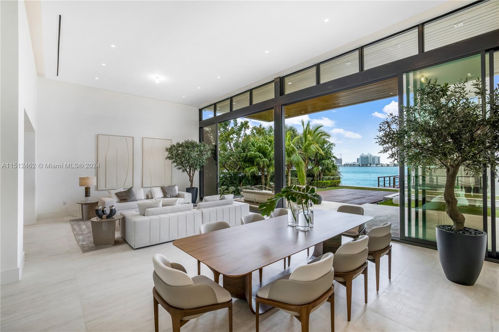 Miami Beach, FL, 33141 United States, 6 Bedrooms Bedrooms, ,6 BathroomsBathrooms,Residential,For Sale,A11512462