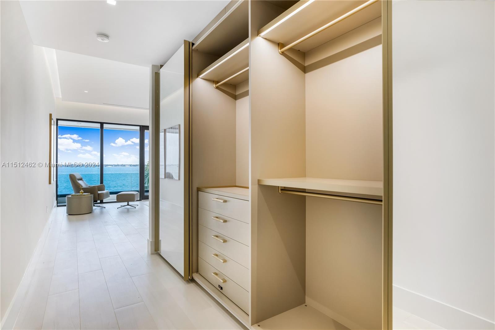 Miami Beach, FL, 33141 United States, 6 Bedrooms Bedrooms, ,6 BathroomsBathrooms,Residential,For Sale,A11512462