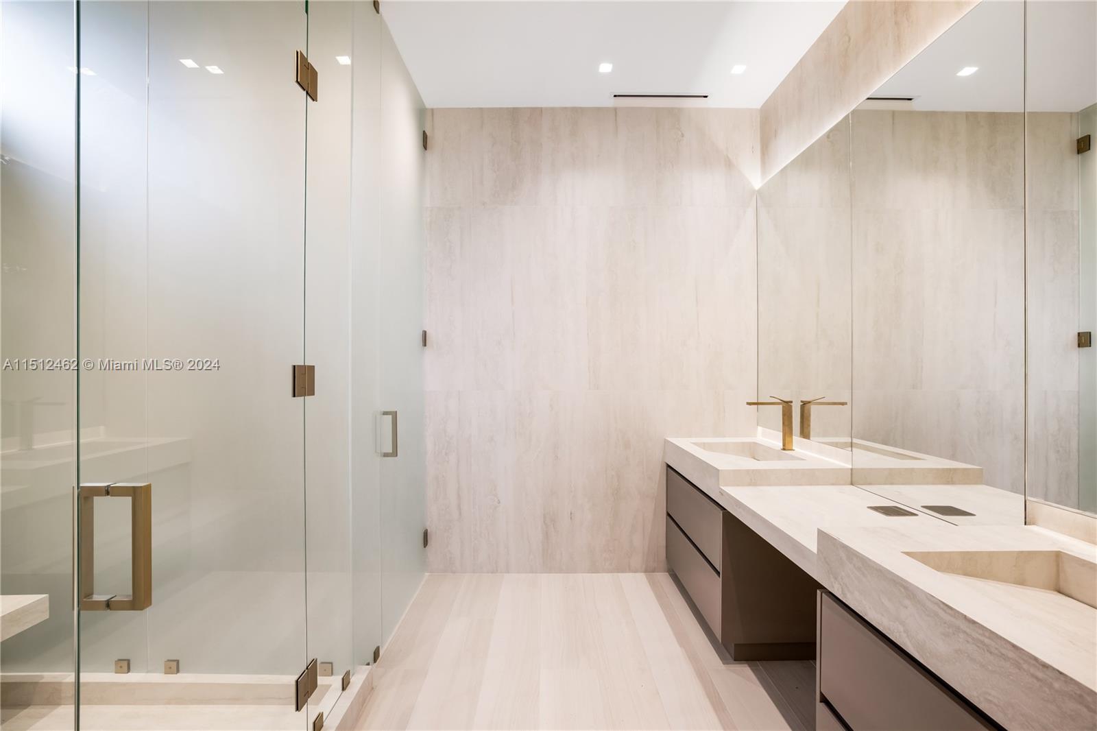 Miami Beach, FL, 33141 United States, 6 Bedrooms Bedrooms, ,6 BathroomsBathrooms,Residential,For Sale,A11512462