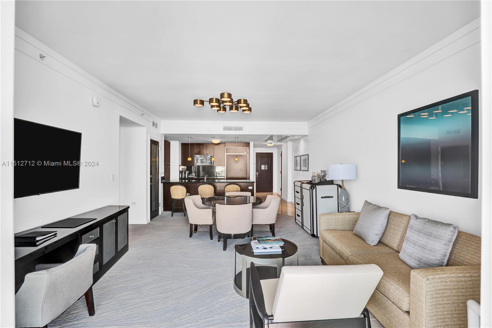 4391 Collins Ave 1607, Miami Beach, Florida 33140, 1 Bedroom Bedrooms, 1 Room Rooms,1 BathroomBathrooms,Residential,For Sale,4391 Collins Ave 1607,A11512712