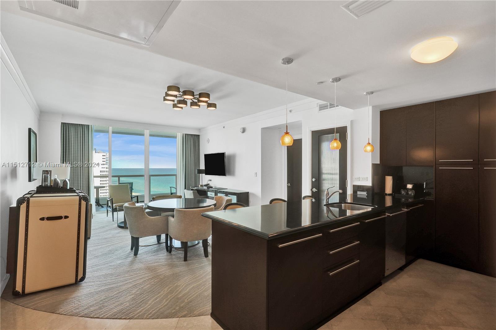 4391 Collins Ave 1607, Miami Beach, Florida 33140, 1 Bedroom Bedrooms, 1 Room Rooms,1 BathroomBathrooms,Residential,For Sale,4391 Collins Ave 1607,A11512712