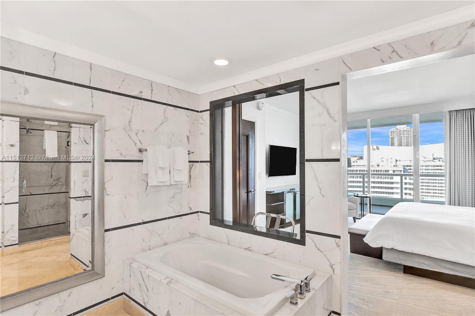 4391 Collins Ave 1607, Miami Beach, Florida 33140, 1 Bedroom Bedrooms, 1 Room Rooms,1 BathroomBathrooms,Residential,For Sale,4391 Collins Ave 1607,A11512712