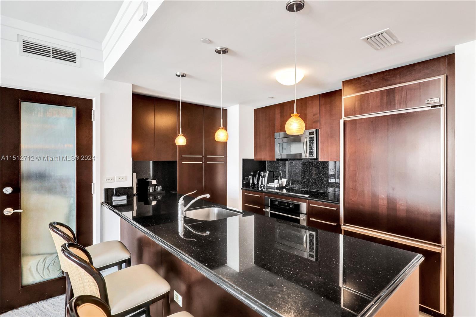 4391 Collins Ave 1607, Miami Beach, Florida 33140, 1 Bedroom Bedrooms, 1 Room Rooms,1 BathroomBathrooms,Residential,For Sale,4391 Collins Ave 1607,A11512712