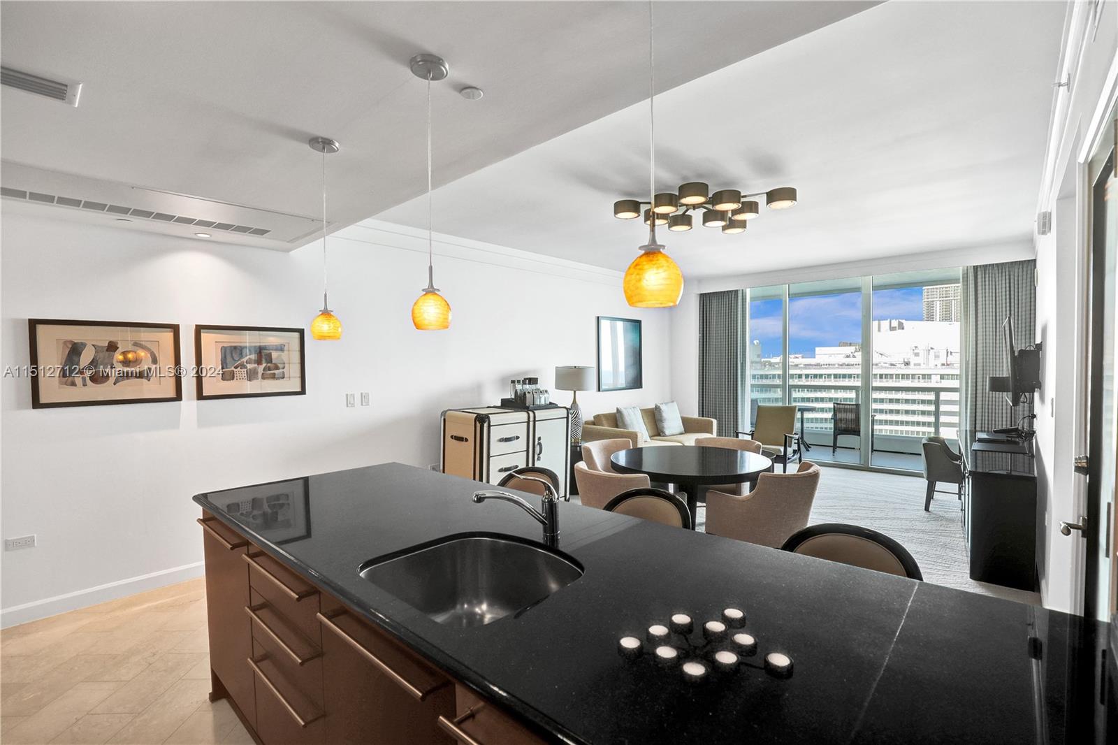 4391 Collins Ave 1607, Miami Beach, Florida 33140, 1 Bedroom Bedrooms, 1 Room Rooms,1 BathroomBathrooms,Residential,For Sale,4391 Collins Ave 1607,A11512712