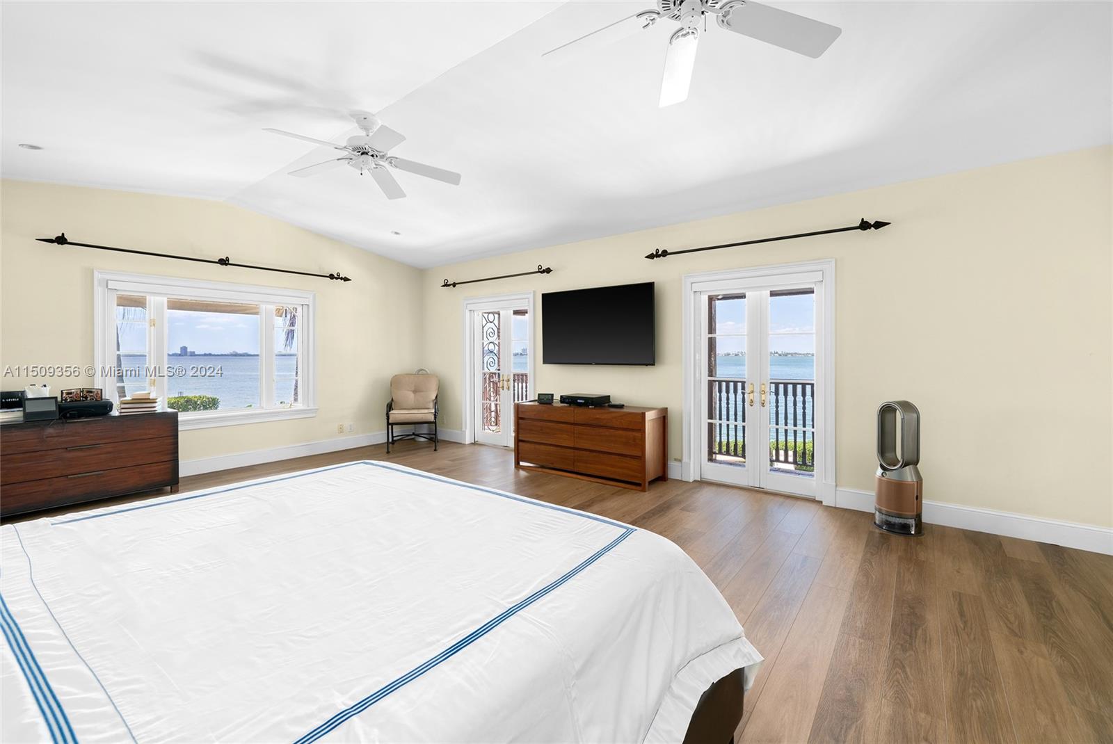 4810 N Bay Rd, Miami Beach, Florida 33140, ,Land,For Sale,4810 N Bay Rd,A11509356