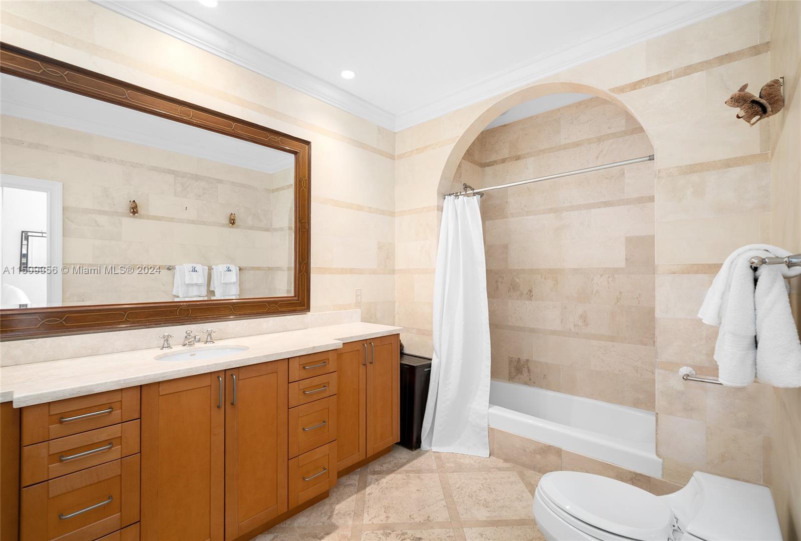 4810 N Bay Rd, Miami Beach, Florida 33140, ,Land,For Sale,4810 N Bay Rd,A11509356