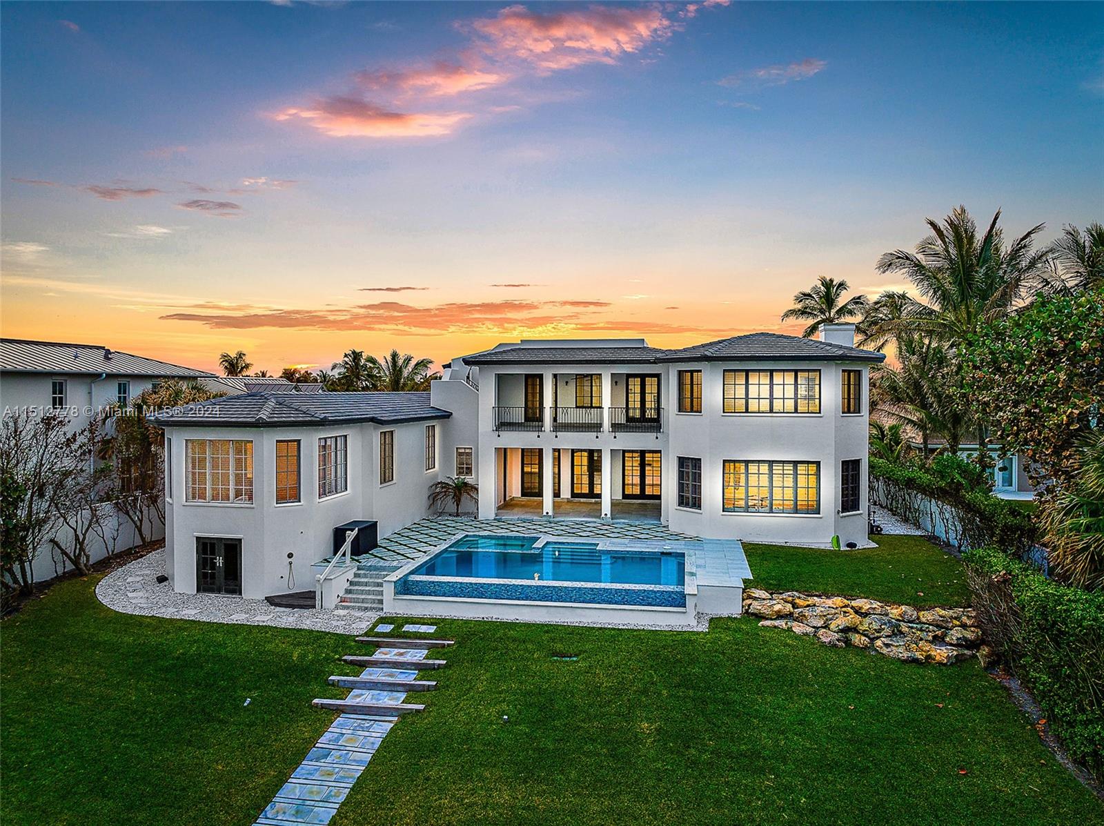 22 Ocean Dr, Jupiter Inlet Colony, FL, 33469 United States, 5 Bedrooms Bedrooms, ,5 BathroomsBathrooms,Residential,For Sale,Ocean Dr,A11512778