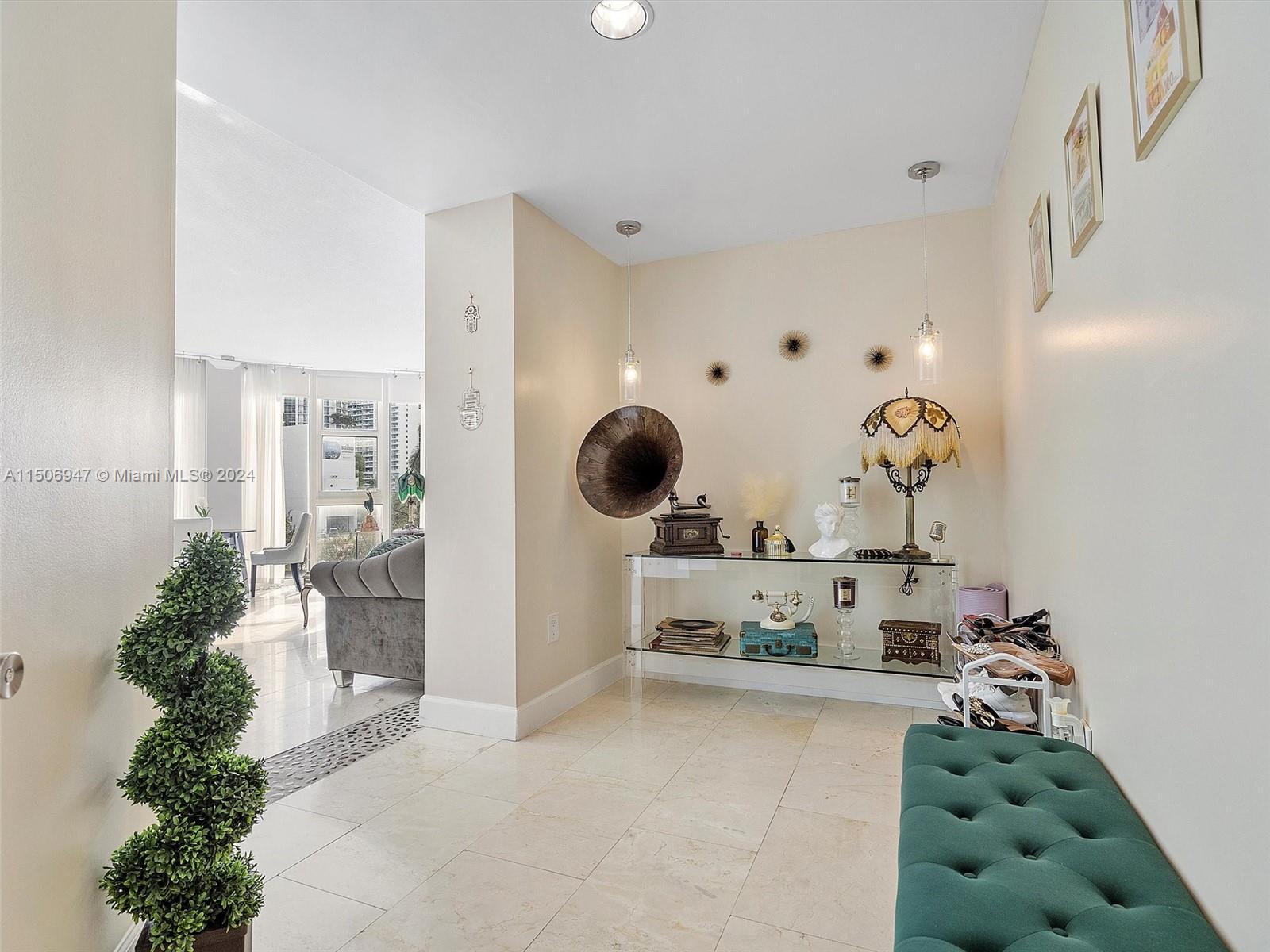 275 NE 18th St 306, Miami, Florida 33132, 2 Bedrooms Bedrooms, ,1 BathroomBathrooms,Residential,For Sale,275 NE 18th St 306,A11506947