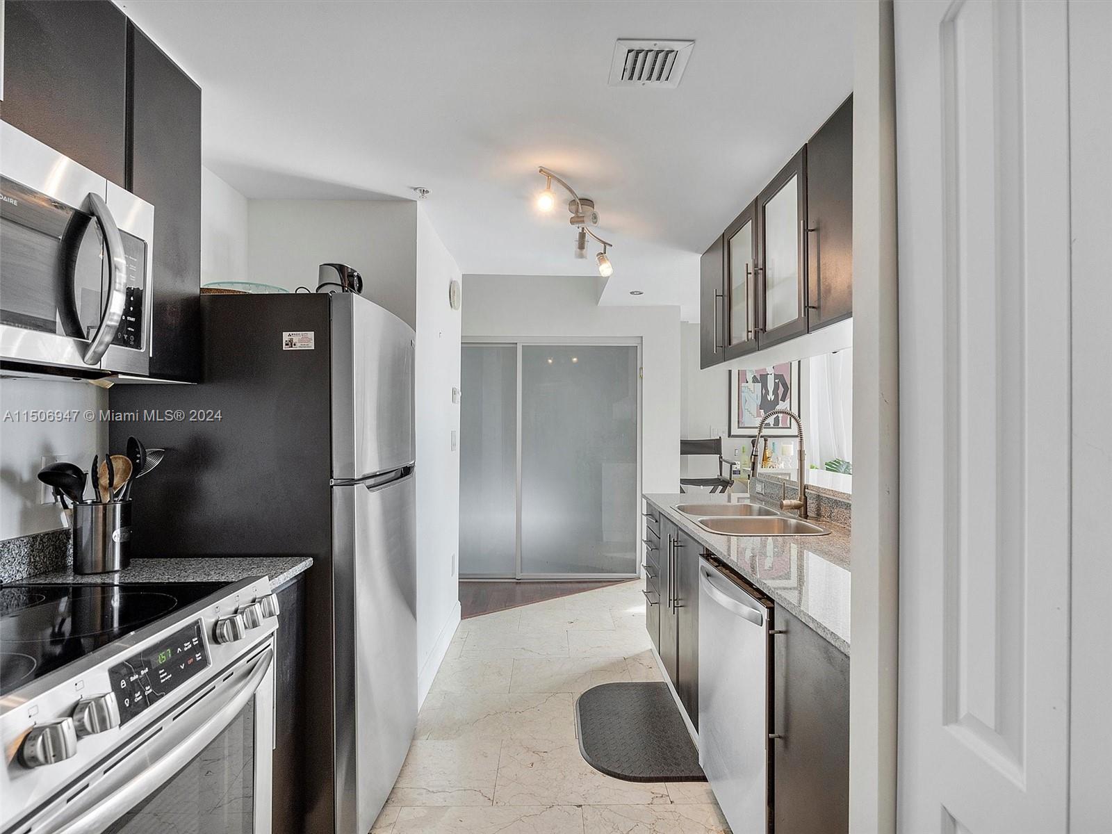 275 NE 18th St 306, Miami, Florida 33132, 2 Bedrooms Bedrooms, ,1 BathroomBathrooms,Residential,For Sale,275 NE 18th St 306,A11506947