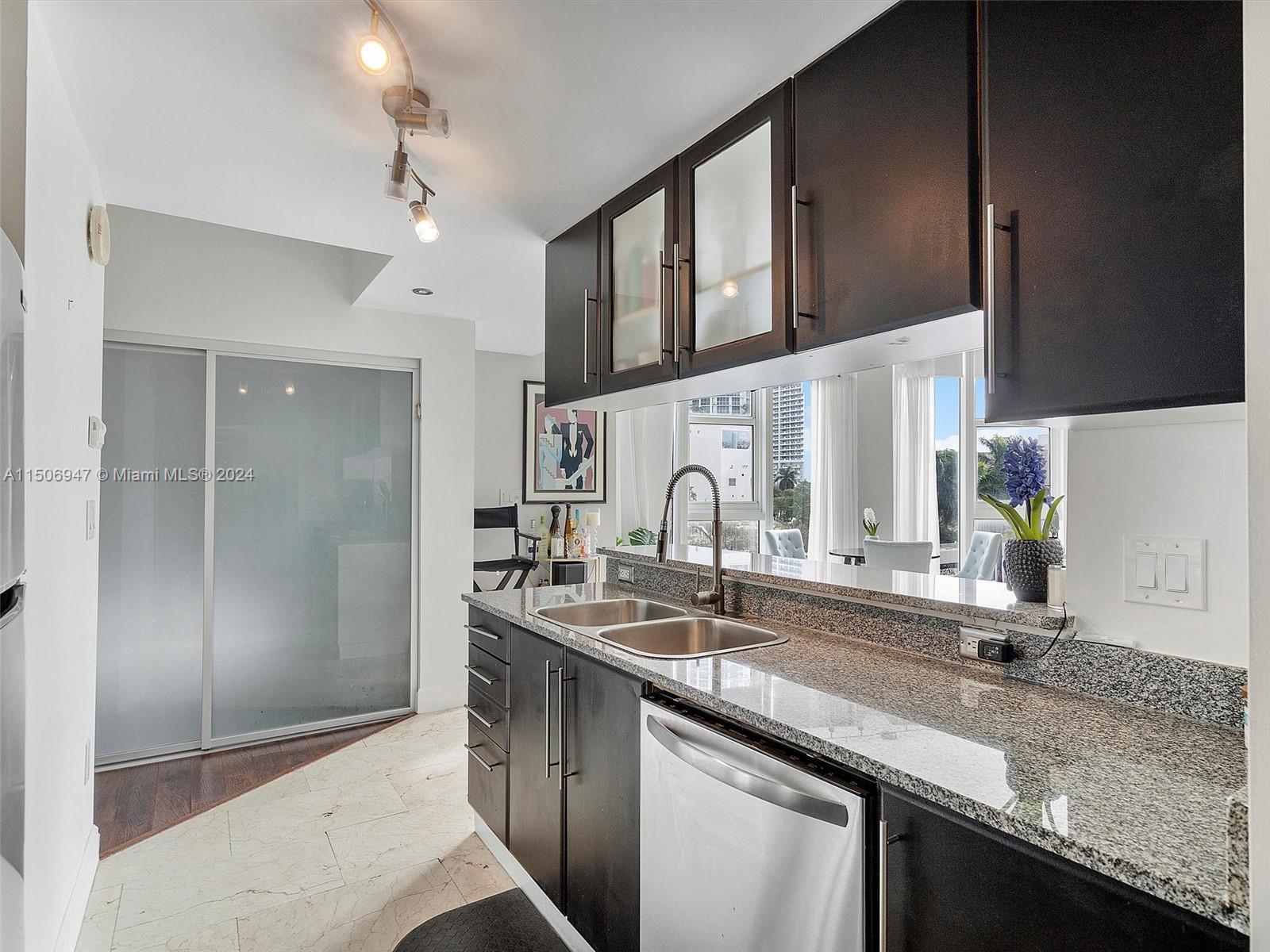 275 NE 18th St 306, Miami, Florida 33132, 2 Bedrooms Bedrooms, ,1 BathroomBathrooms,Residential,For Sale,275 NE 18th St 306,A11506947