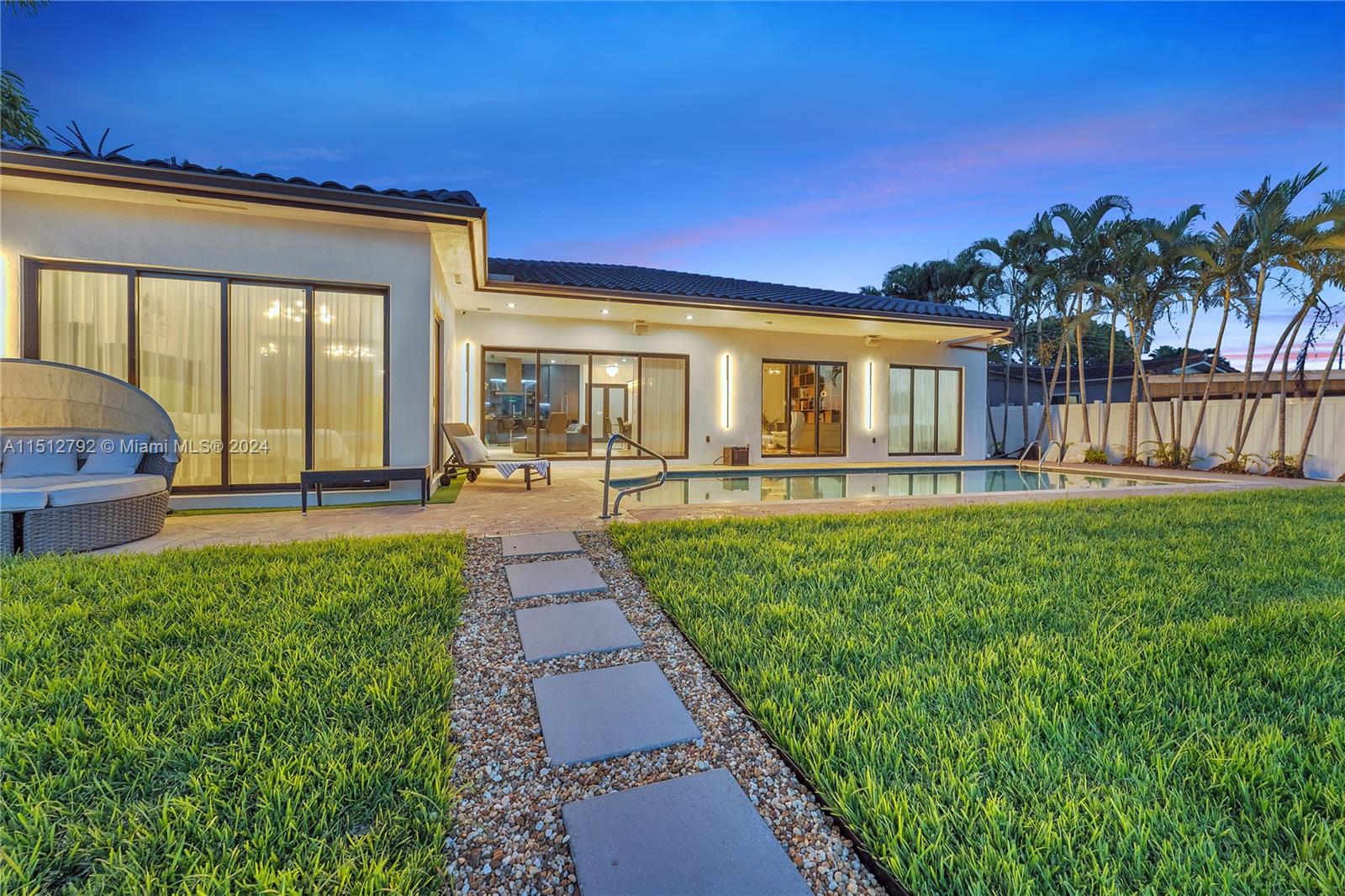 21100 NE 25th Ct, Miami, Florida 33180, 3 Bedrooms Bedrooms, ,3 BathroomsBathrooms,Residentiallease,For Rent,21100 NE 25th Ct,A11512792