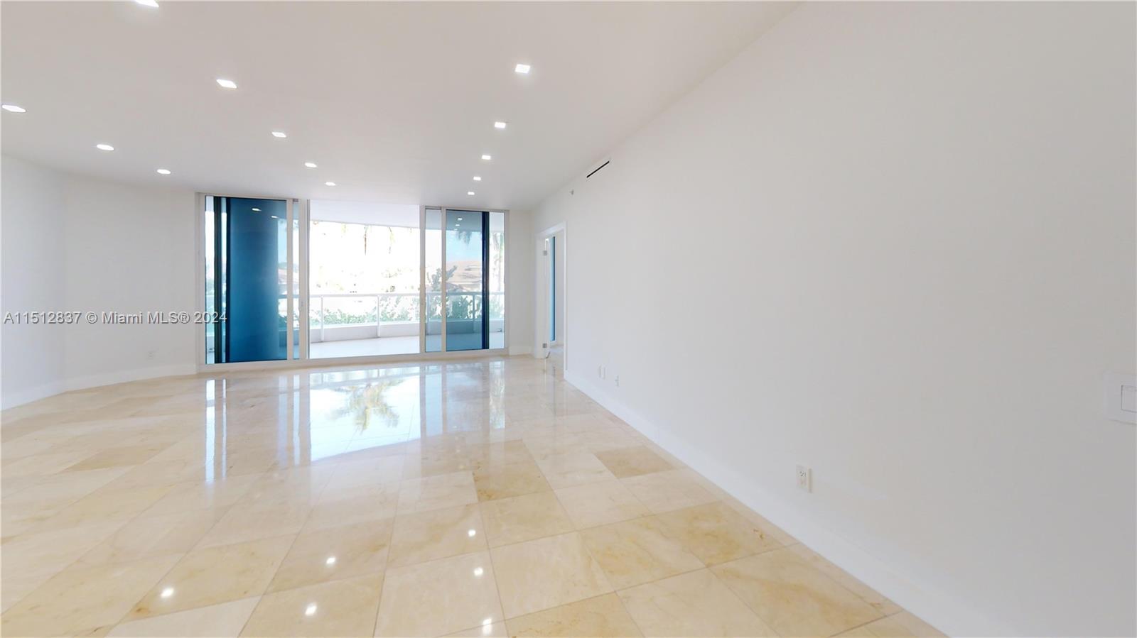 21050 Point Pl 305, Aventura, Florida 33180, 4 Bedrooms Bedrooms, ,4 BathroomsBathrooms,Residential,For Sale,21050 Point Pl 305,A11512837